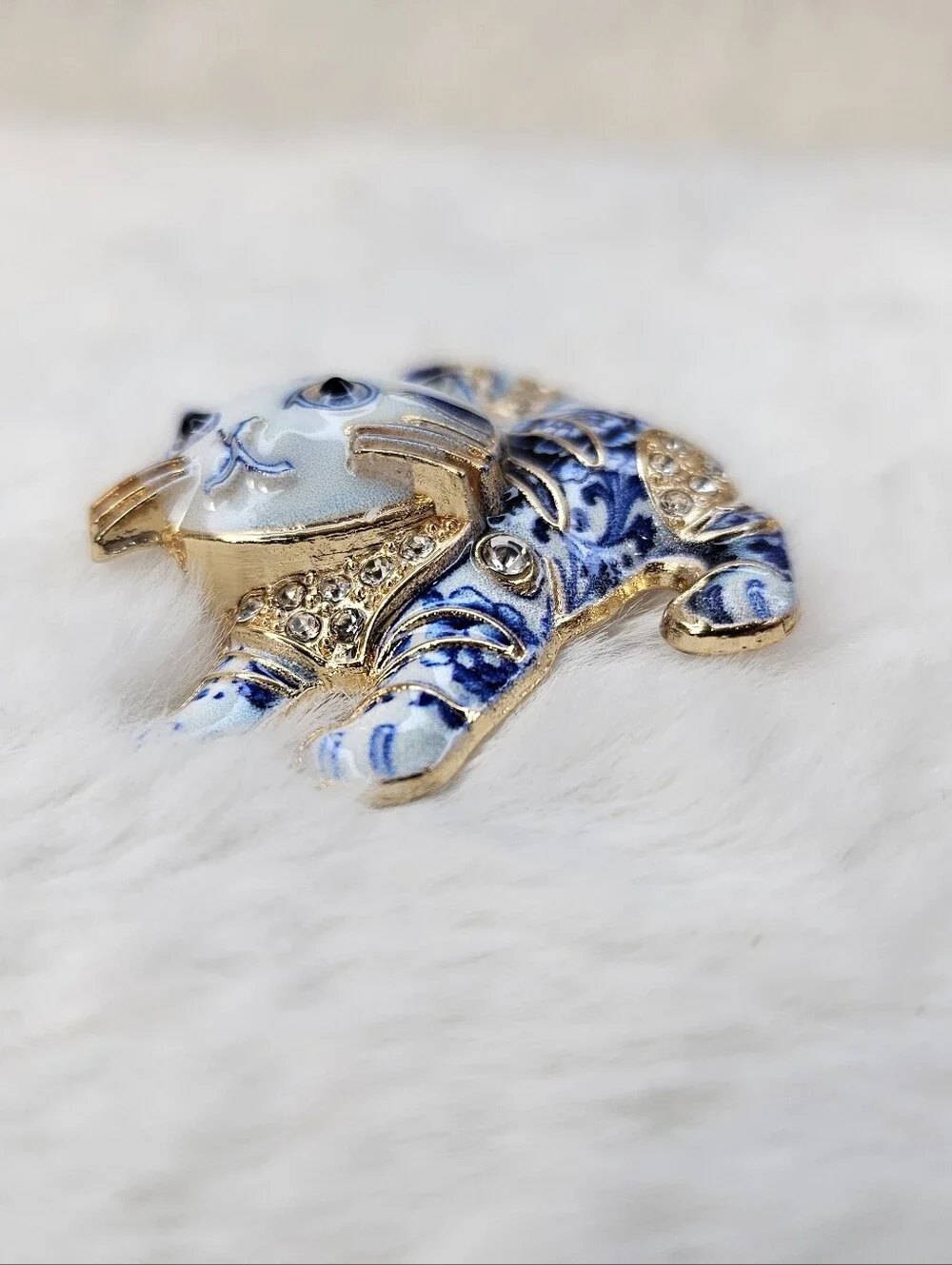 Blue And White Cat Brooch Pin